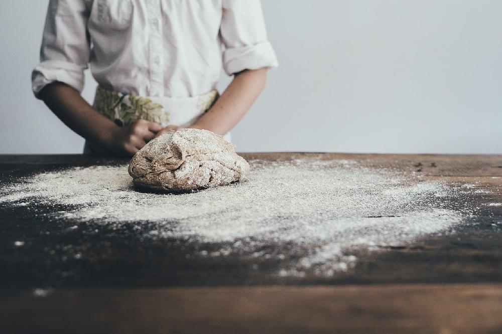 Pieczenie chleba w domu - jakiej mąki użyć?